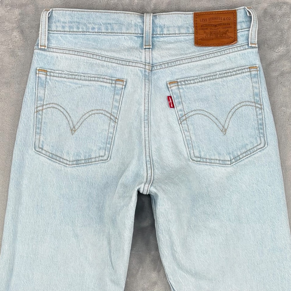 Levis Jeans Womens 25 Light Blue Wedgie Straight High Rise Button Fly 22861-0109